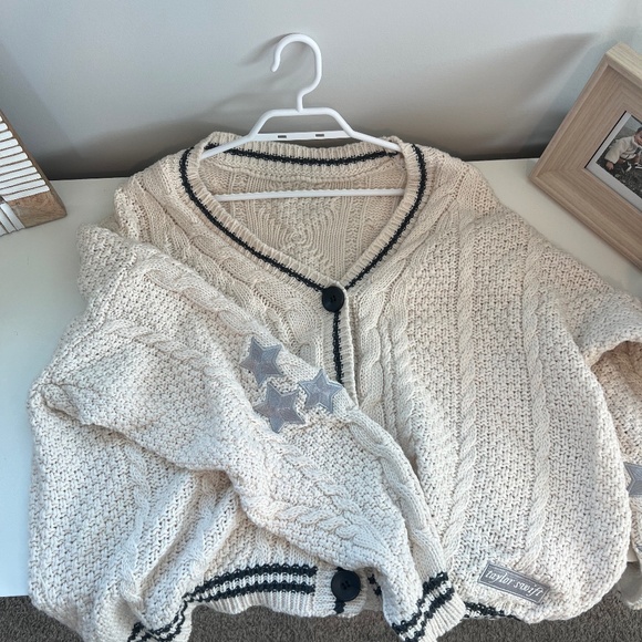 Taylor Swift Cardigan - Picture 1 of 2